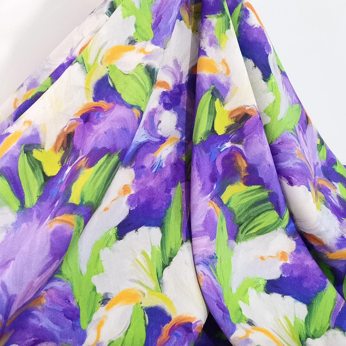1 Meter X 1,4 Meter Lila Bedruckter Rayon-Stoff Weiches Sommerkleid Hemd Robe Abaya Material Viskose