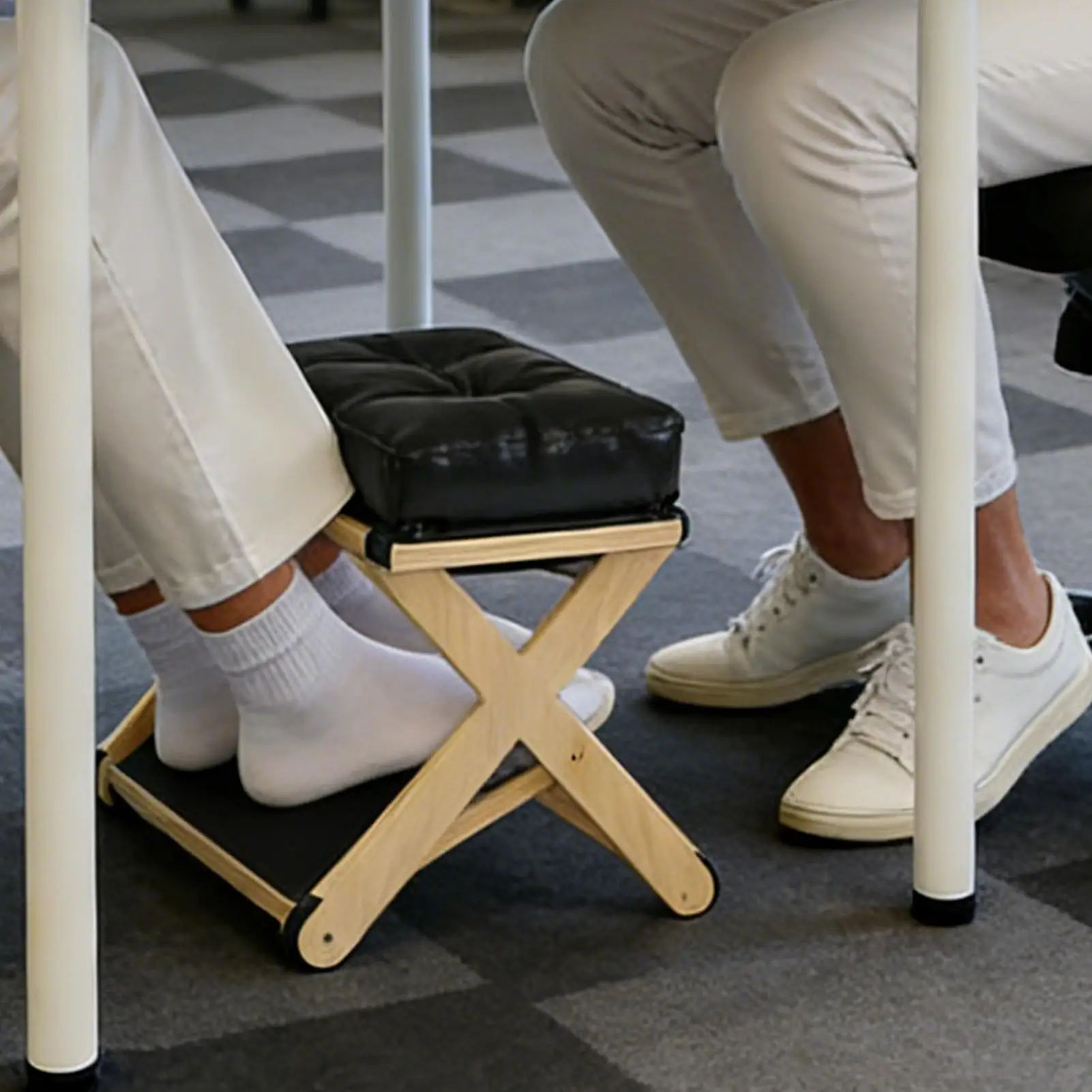 Poggiapiedi Ergonomico in Legno a Doppio Strato Antiscivolo per Ufficio, Casa, Dormitorio, Appartamento e Studio - immagine 3