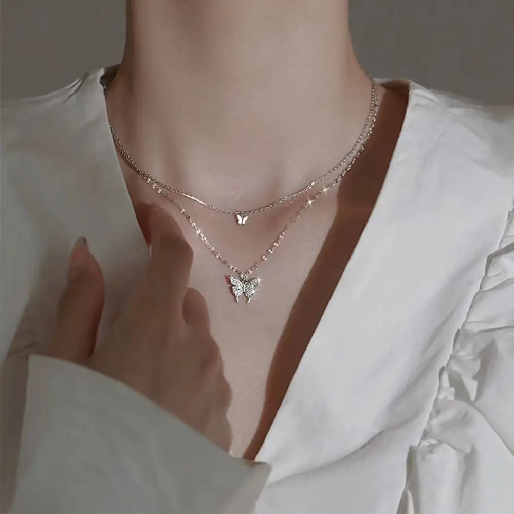 Double Layer Shiny Butterfly Necklace Exquisite Classic Small Pendant Necklace Jewelry Light Luxury Clavicle Chain Ladies Gift 4