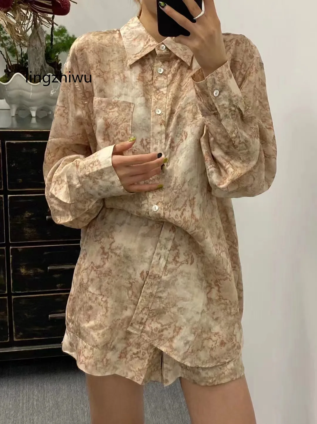 

Женский летний костюм lingzhiwu с принтом, однобортные шорты с отложным воротником, костюм из двух предметов, Новое поступление 2024