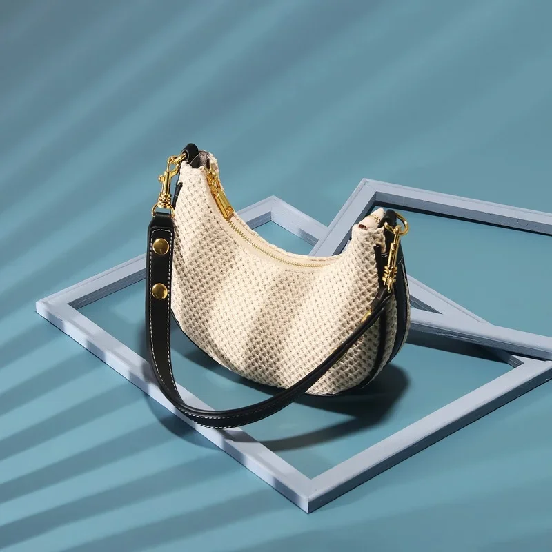 Summer Hand-woven  Straw Hobo Bag Women's Fashion Shoulder Bag Simple Half Moon Armpit Bag Seaside Beach Holiday Tote Bag Female