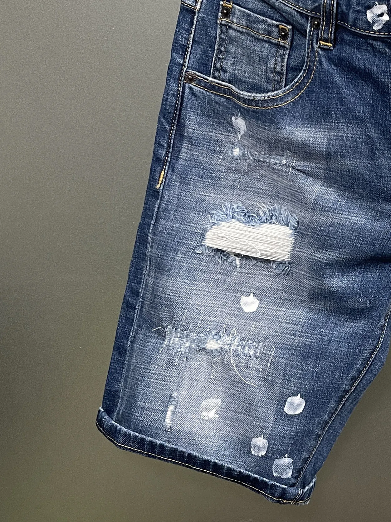 2024 Summer D2 Jeans Fashionable Slim Fit, Washed and Perforated Elastic Patch, Micro Elastic Men's denim shorts
