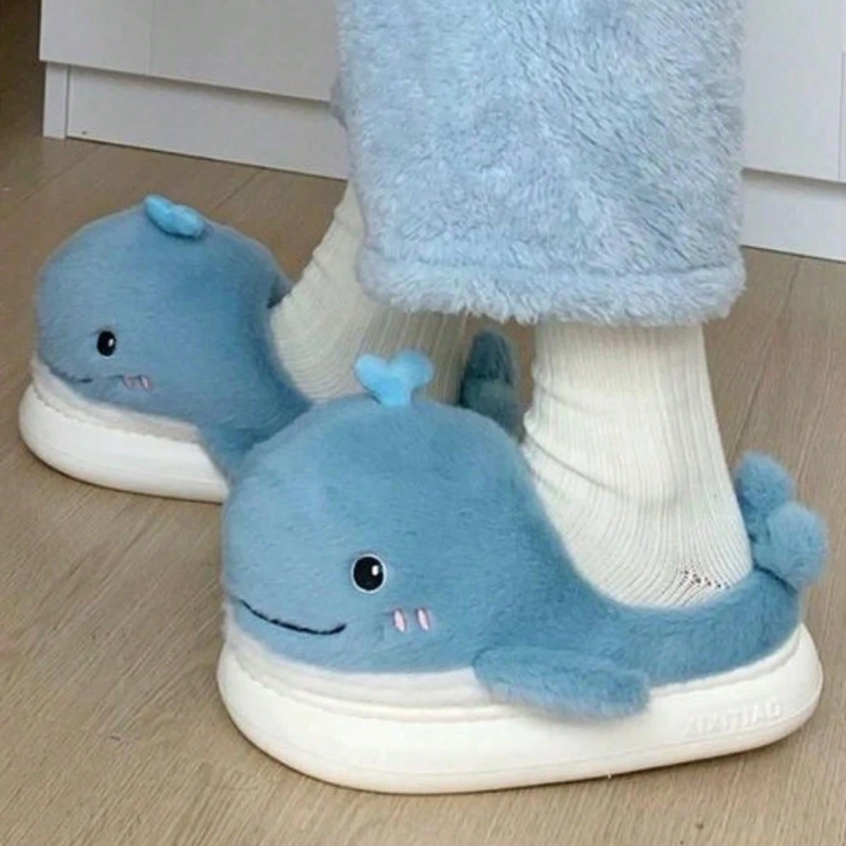 Cute Whales Winter New Women Slipper Soft Heel Platform Fur Warm Indoor Comfortable Home Fluffy Home Slippers — view 3