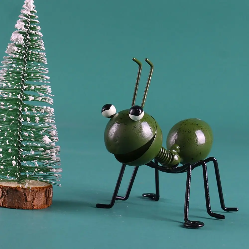 

Wall Hanging Ant Sculpture Funny Iron Art Cute Metal Ant Ornament 3D Garden Ant Ornaments Decoration