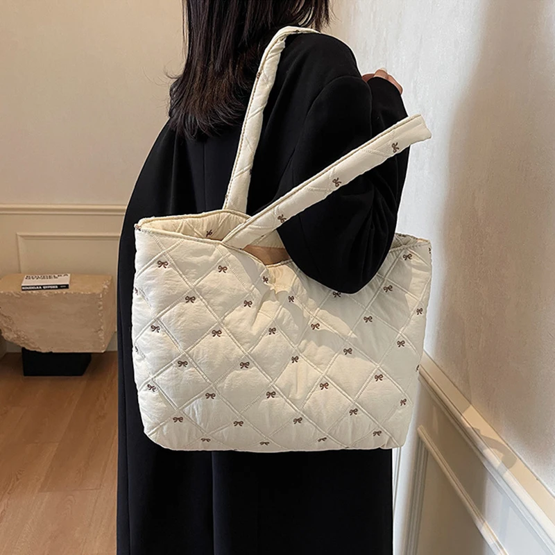 Large Capacity Shoulder Bag Cute Sweet Bow Prints Handbag Soft Puffer Tote Bag Women Commute Casual Simple Storage Bag