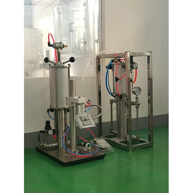 Small pneumatic aerosol gas filling machine for aerosol cans