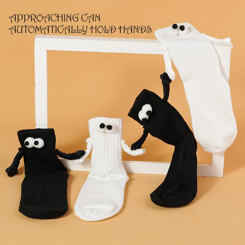 1 Pair Ins Fashion Girlfriends Socks Funny Creative Magnetic Attraction Hands Black White Cartoon Eyes Couples Sox Socks