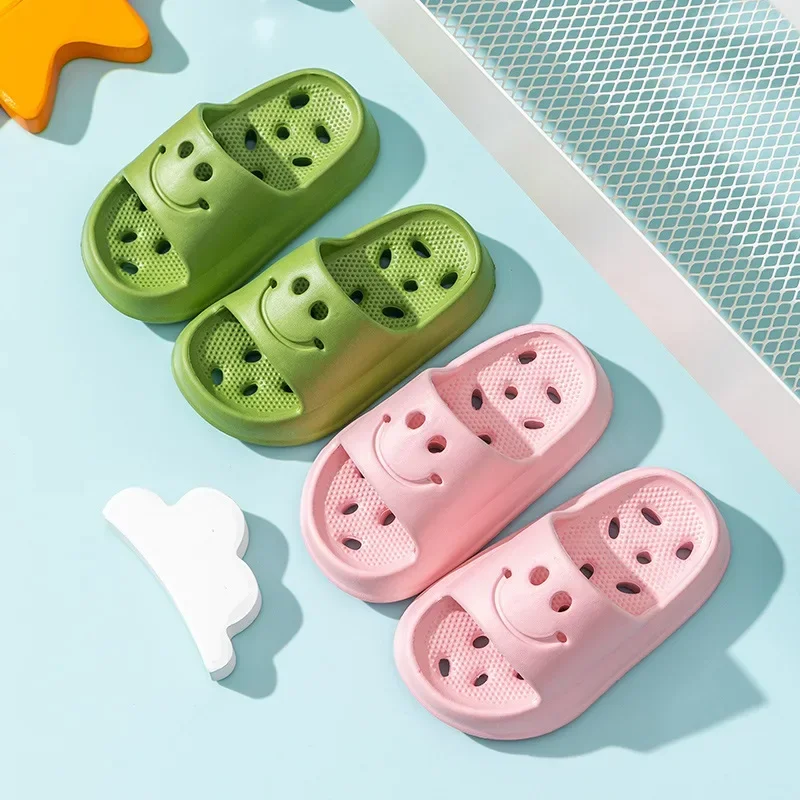 Children Boys Girls EVA Smiling Face Bathroom Slippers Summer 2-14 Years Old Anti Slip Hollow Leaking Junior Footwear kids slippers