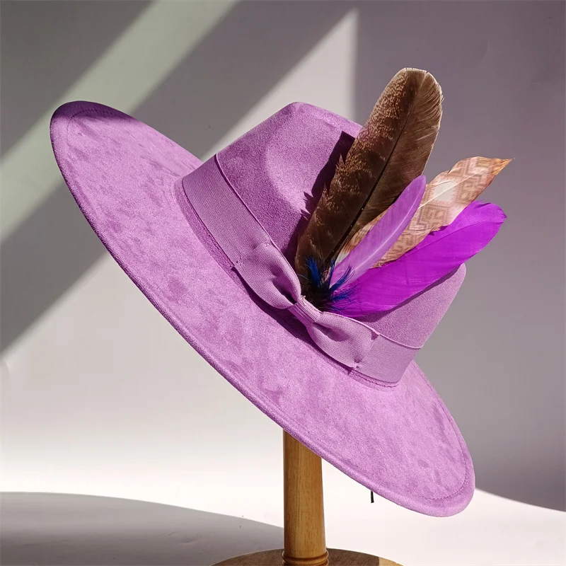 Lila Federn Wildleder Zylinder 9,5 cm breite Krempe Fedora Hut Männer Frauen Herbst Winter Filz Jazz Hüte klassische Kirche Fedoras Sombrero – Detail 15