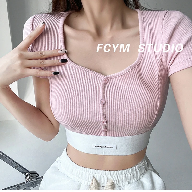 crop tops manches courtes et col rond pour haut court en