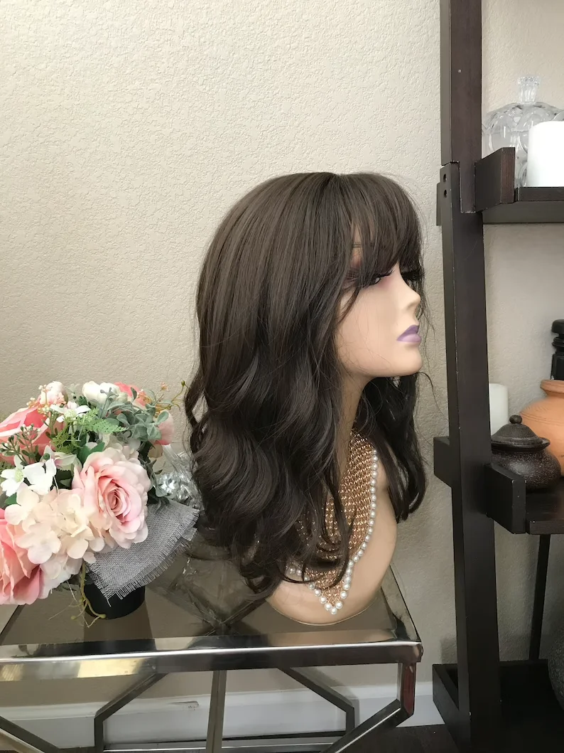내추럴 브라운 26인치 프리 파트 바디 웨이브 5x5 실크 베이스 유대인 인모 가발 (뱅 포함, 베이비 헤어, HD 레이스, 유럽산 모발, 프리플럭킹 처리)