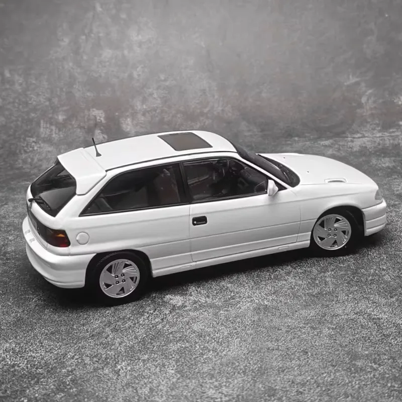 Miniature Ottomobile Opel Astra GSI 16V – Échelle 1/18, Neuve