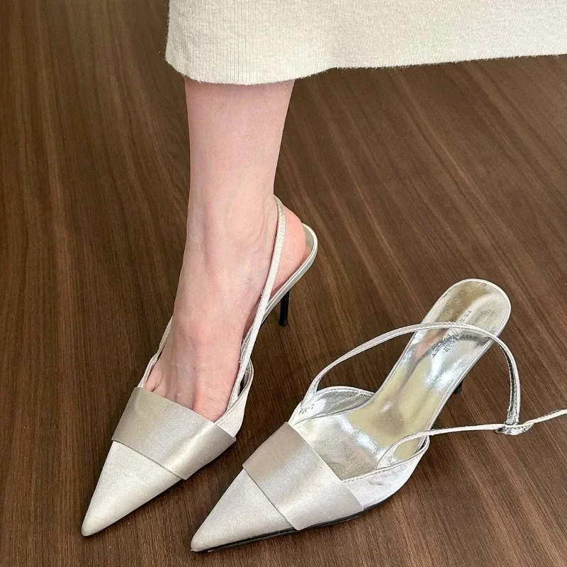 

Летние новые серебристые атласные сандалии с острым носком, женские открытые свадебные туфли Baotou на высоком каблуке