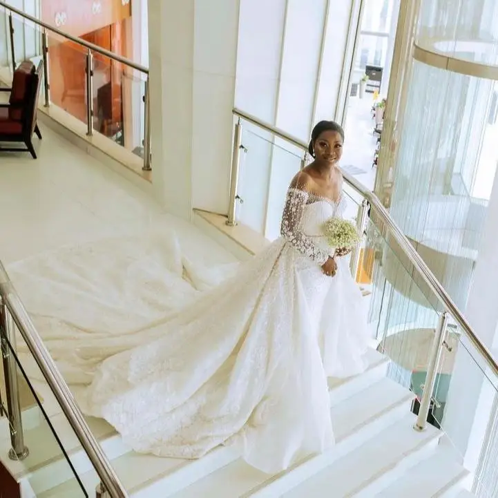 

Sparkly Scoop Heavy Pearls Wedding Dress Detachable Skirt Robe De Mariee Garden Illusion Long Sleeves Bridal Gown
