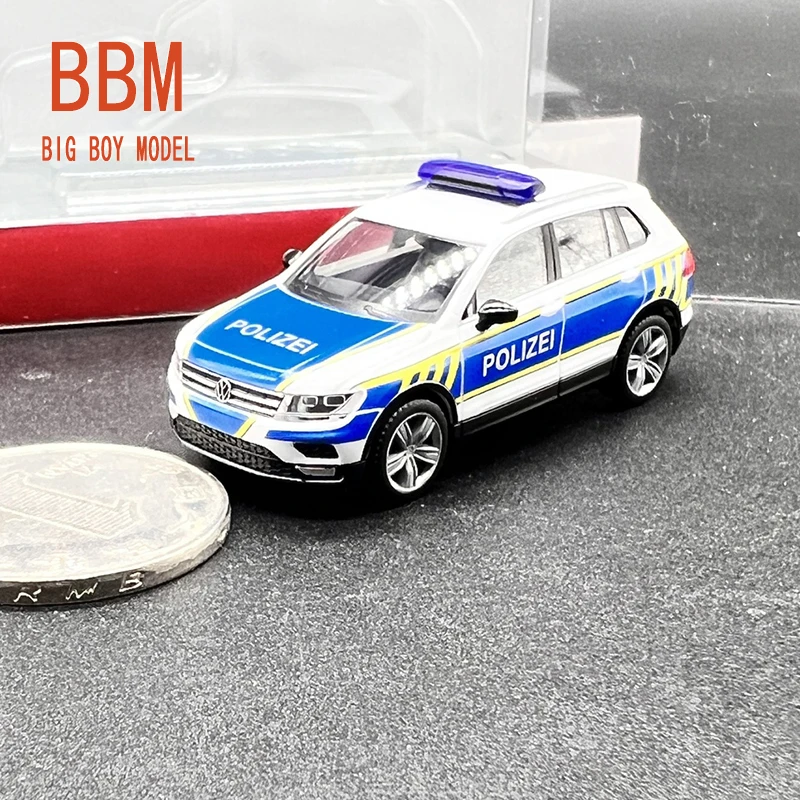 

Die Cast 1/87 Scale Volkswagen Tiguan Police Car Model Land Rover II Fire Truck Toys for Boys Gifts for Children