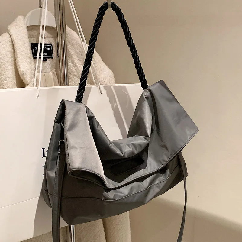 Large Capacity Bag Women's Bag 2023 New Oxford Cloth Messenger Bag Spring Style Ins Minority Shoulder Bag Underarm Tote Bag