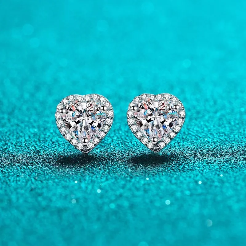 

Trendy S925 Silver Heart Moissanite Stud Earrings For Women Jewelry Plated Platinum 0.5-2ct D Color VVS Moissanite Earrings Gift