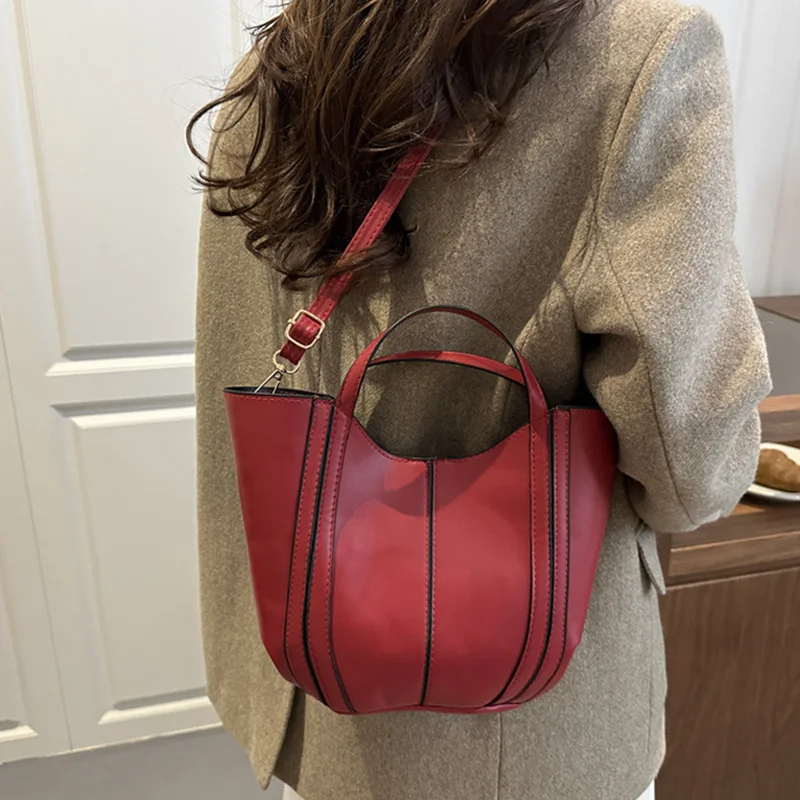 Women's New High-capacity Crossbody Bucket Bag Versatile and Simple Single Shoulder Basket Small Purse and Handbag