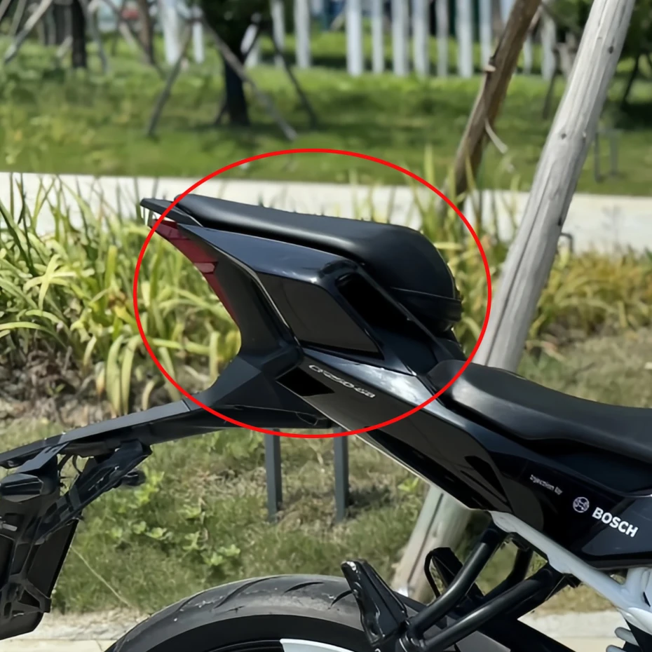CFMOTO 공장 춘펑 250SR 리어 테일 커버 MY22 리어 시트 암레스트 트림 플레이트 리어 윙 리어 가드 쉘