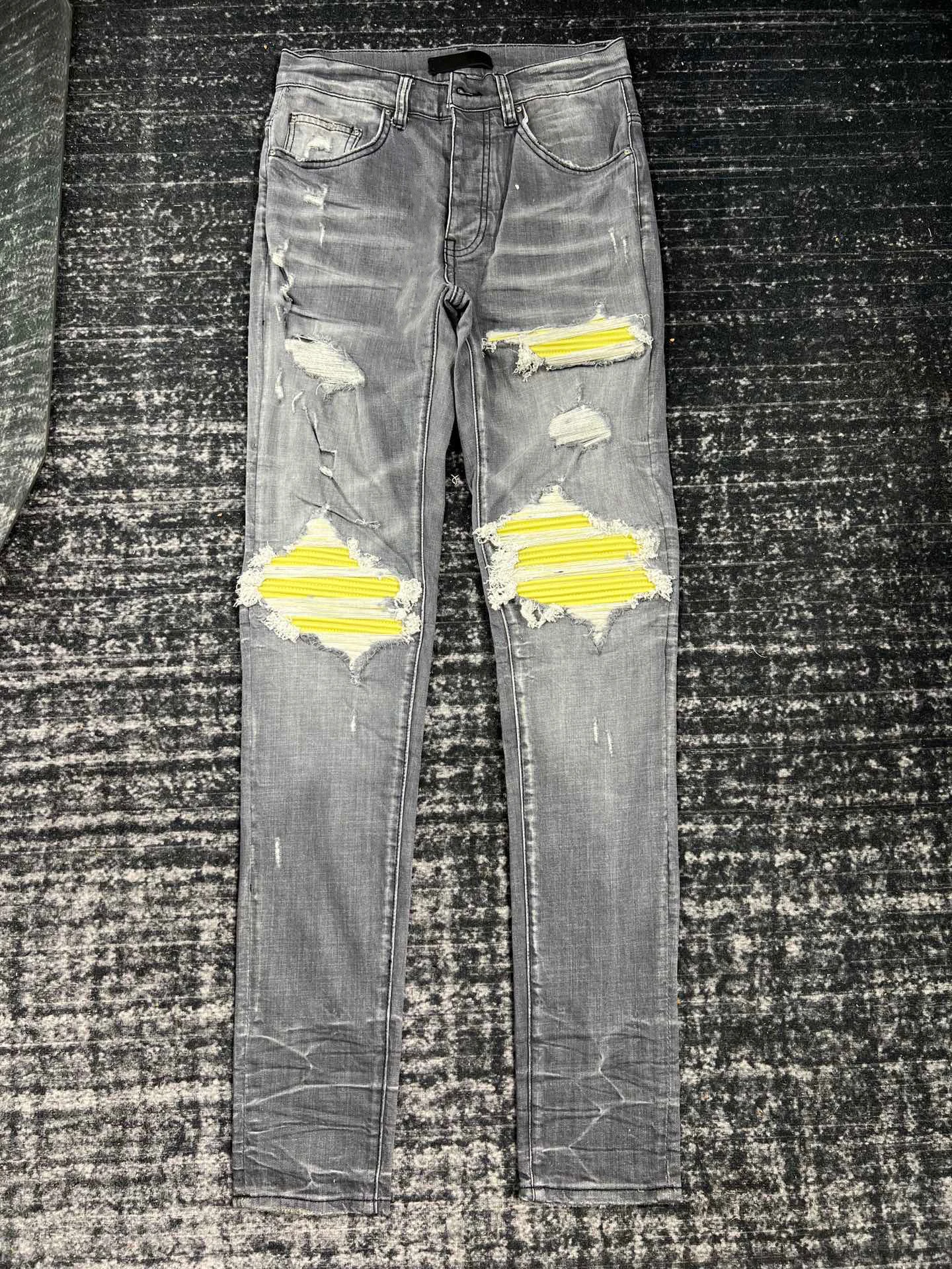 

Tide wash water gray torn holes do old stitching yellow leather slim small feet jeans men's high street