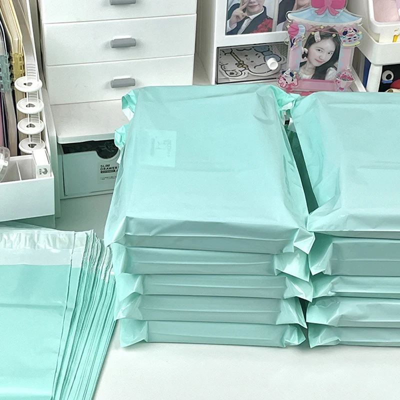 Рисунок 4 - белые самозапечатывающиеся курьерские пакеты