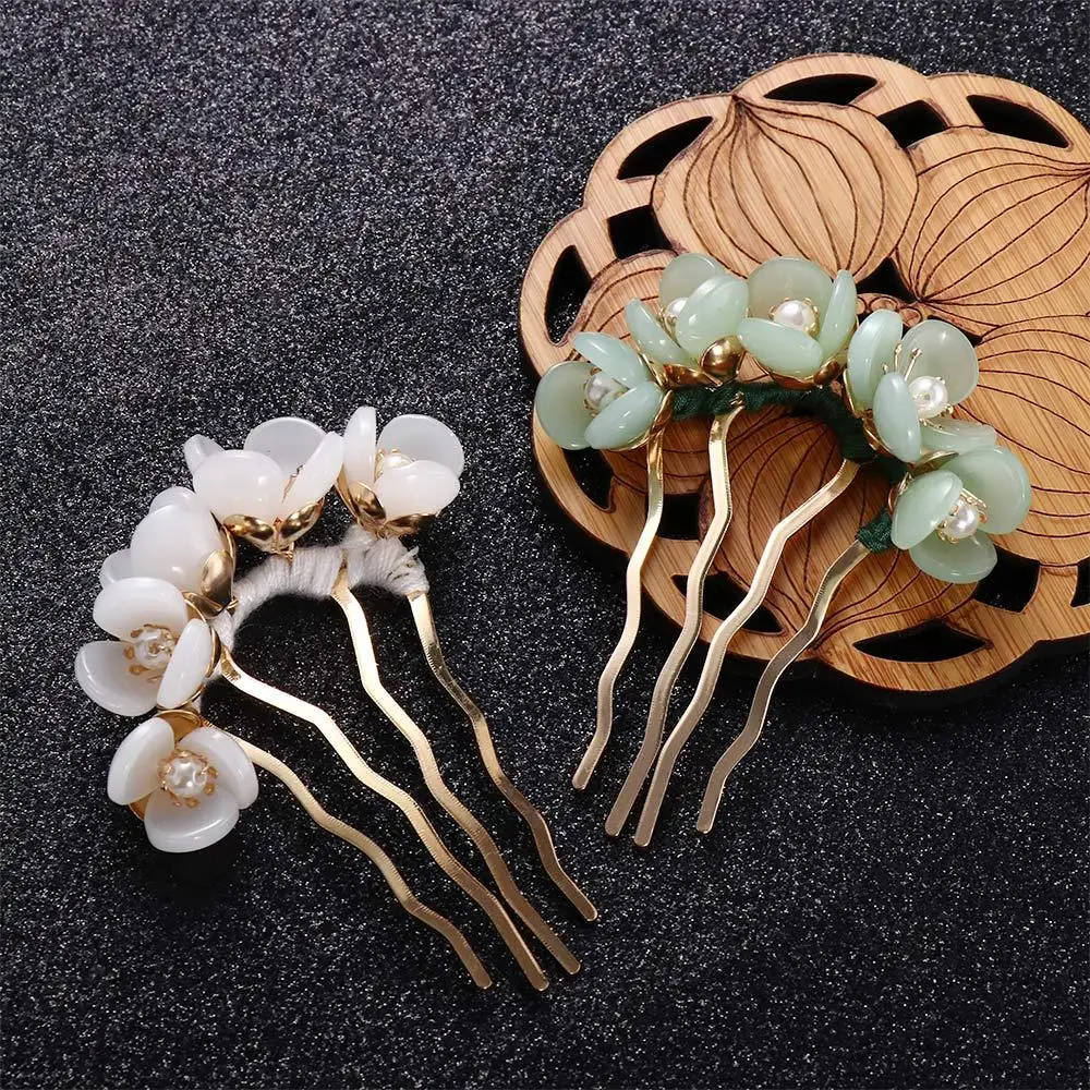 Description Picture 2 of itemStyle Trendy Headwear For Girls Hanfu Cheongsam Disk Hair Hair Fork Hair Accessories U Shaped Hairpin Flowers Hair Stick