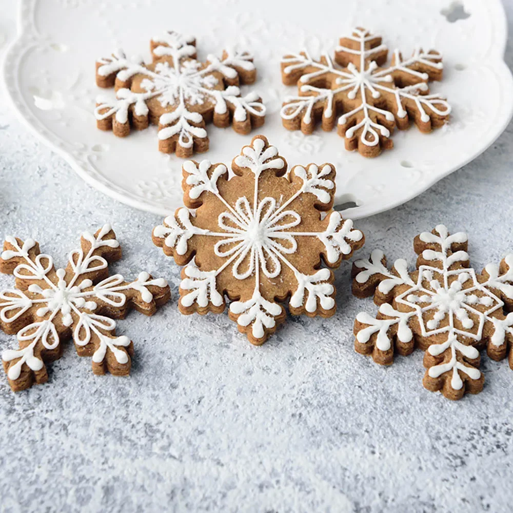Cookie Cutters Cake Mold Christmas Snowflake Cookie Plunger Cutters Fondant Cake Mold Biscuit Sugarcraft Cake Decorating Tools