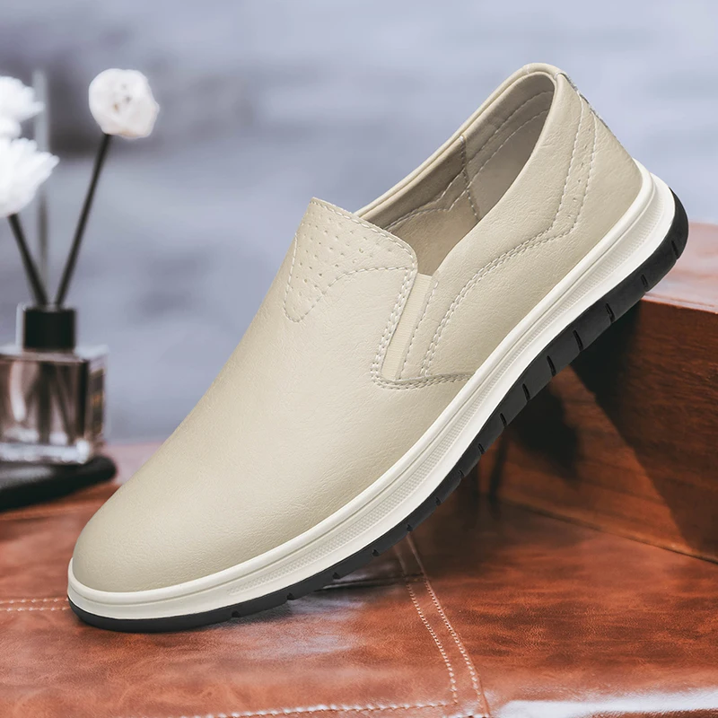 Genuine Leather Men Shoes Ultra-light Loafers Outdoor Moccasins Breathable Slip on Driving Shoes Leisure Man Walking Flats