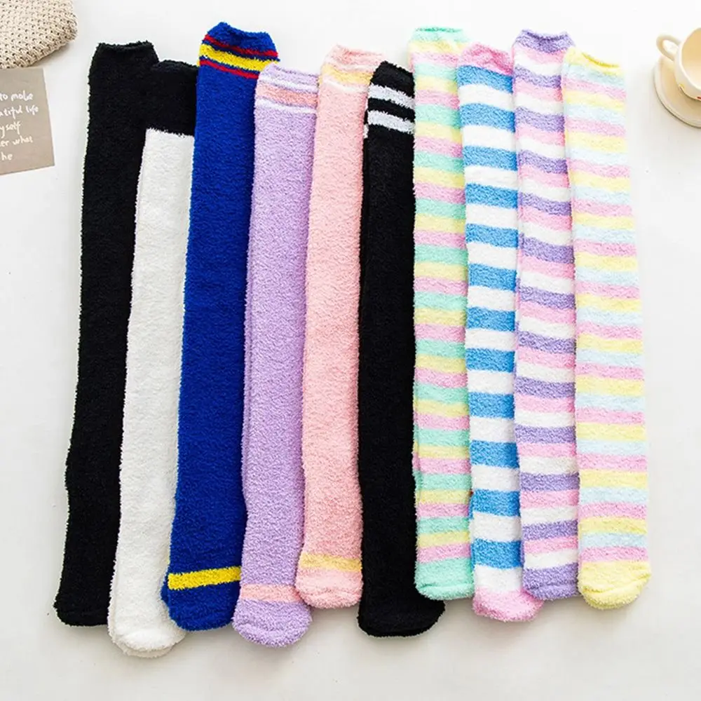 Weiche, warme, gestreifte Strümpfe aus Korallenvelours, bequeme Overknee-Socken, lange, gemütliche, gefütterte Frottee-Socken für den Winter – Detail 15