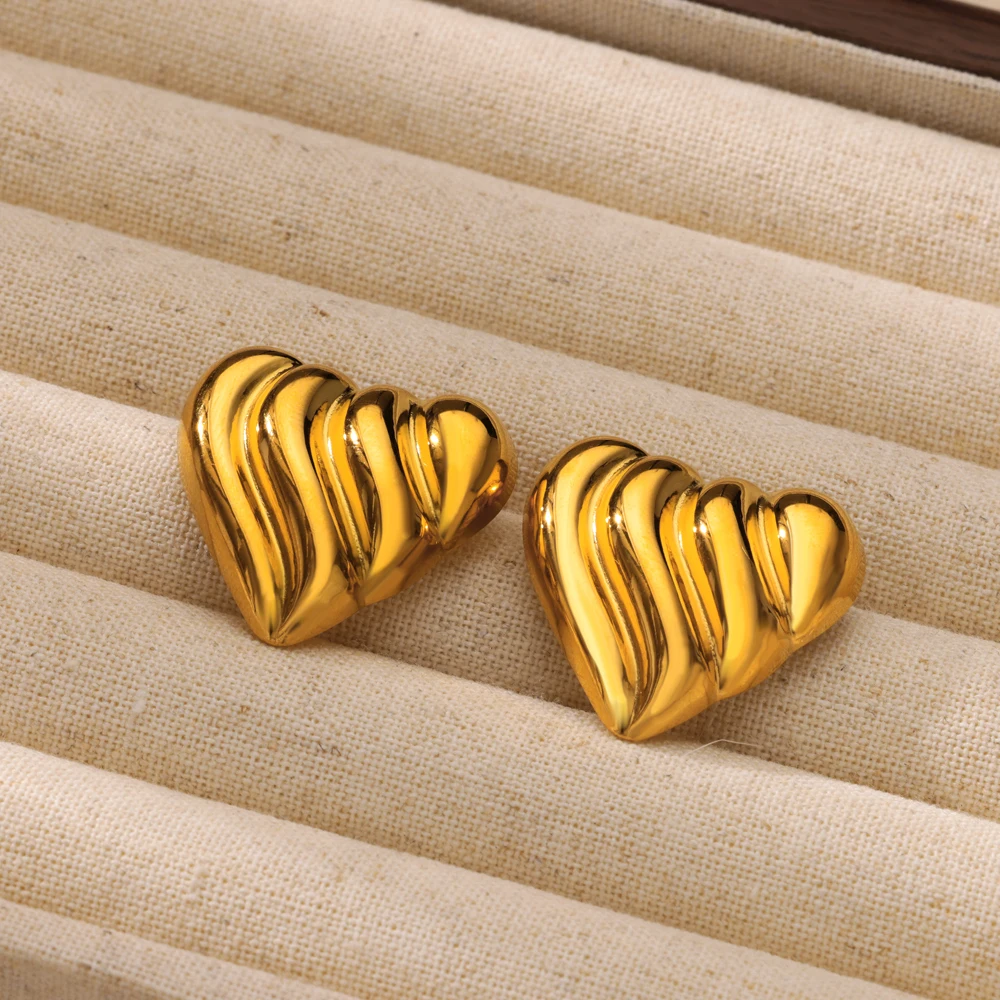 Stainless Steel 3D Textured Heart Stud Earrings Bold Gold Tone for Daily Wear