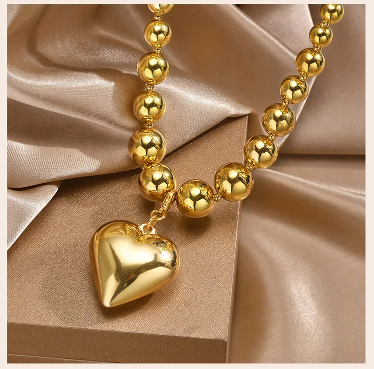 Chunky Heart Pendant Choker Necklace for Women, Oversize Beaded Chain Stylish Jewelry
