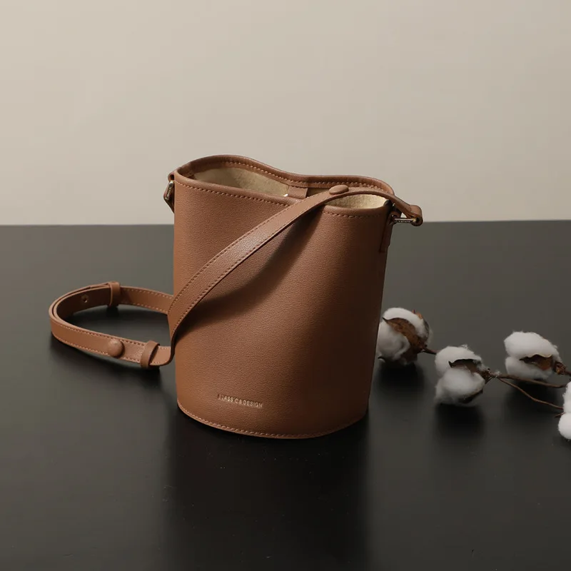 

Leather Simple Tote Bucket Bag Size Leather Women's Bag New Korean Large-capacity Shoulder Bag