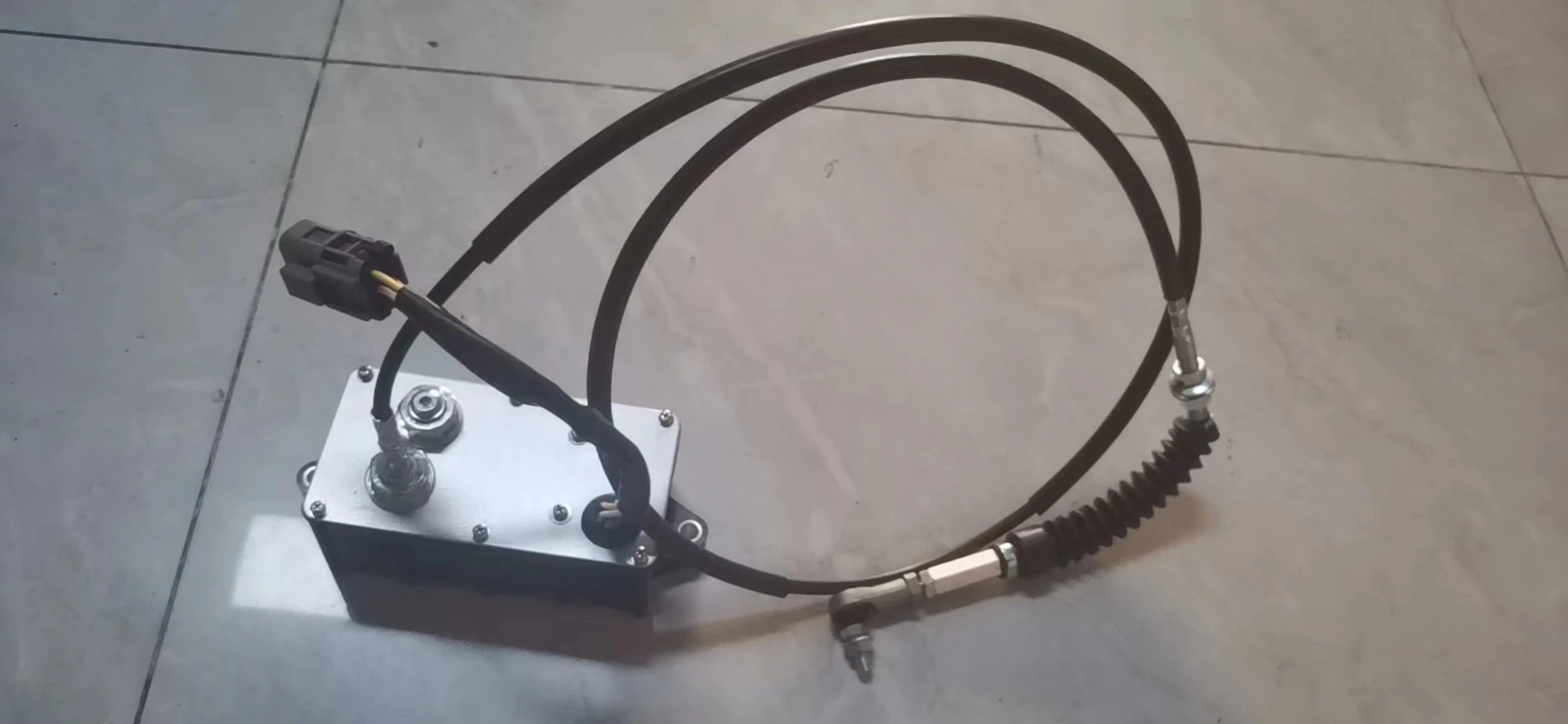 Throttle Controller Stepped Governor Motor Accelerator For Doosan Daewoo Excavator DH220-5 DH258-5 DH300-5 DX225LCA SOLAR 225LCV 523-00006 523-00004