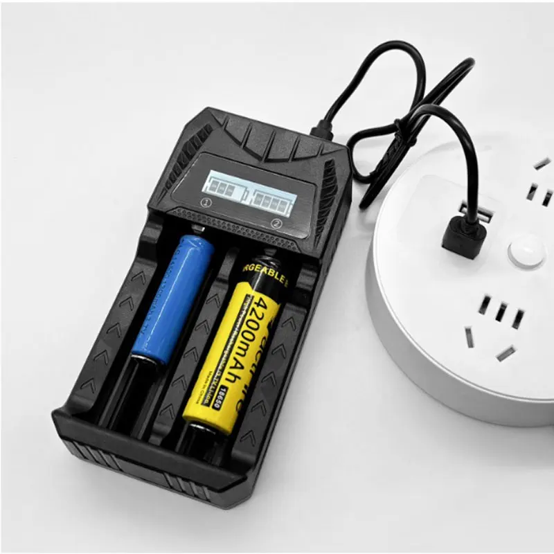Chargeur Batterie Lithium Li-ion 4 Slots USB Intelligent