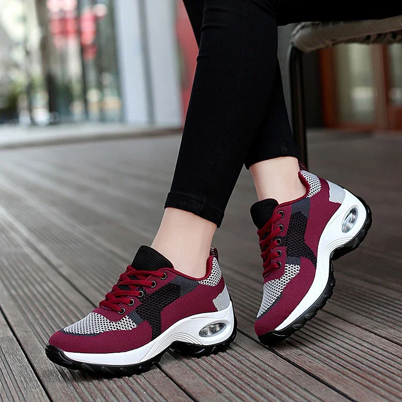 Tenis Sneakers da donna scarpe da passeggio con cuscino d'aria scarpe da Jogging da palestra traspiranti per donna piattaforma con lacci scarpe sportive Tenes Feminino