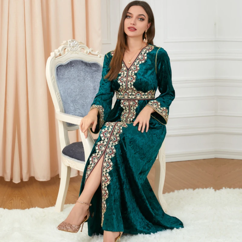 2023 Muslim Abayat Dress Split Long Sleeve Autumn and Winter Robe Femme Musulman Embroidery Clothes Golden Velvet Women's Dress