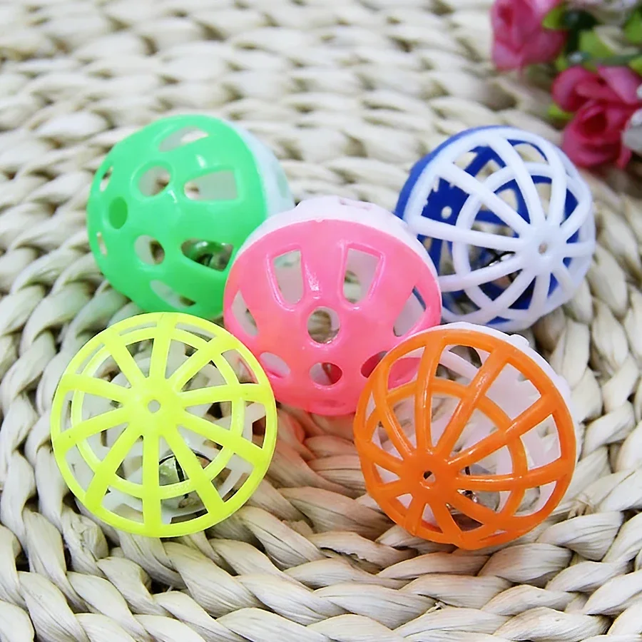 10 Stück/Set Plastik-Katzenspielzeug mit Geräusch, Ausgehöhlte Runde Bunte Spielbälle mit Kleiner Glocke, Katzenprodukte