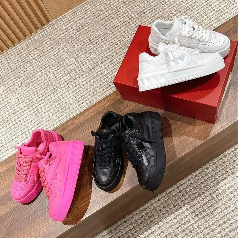 Luxury and trendy small white shoes men's latest thick sole increased breathability casual board shoes lightweight sports shoes 3