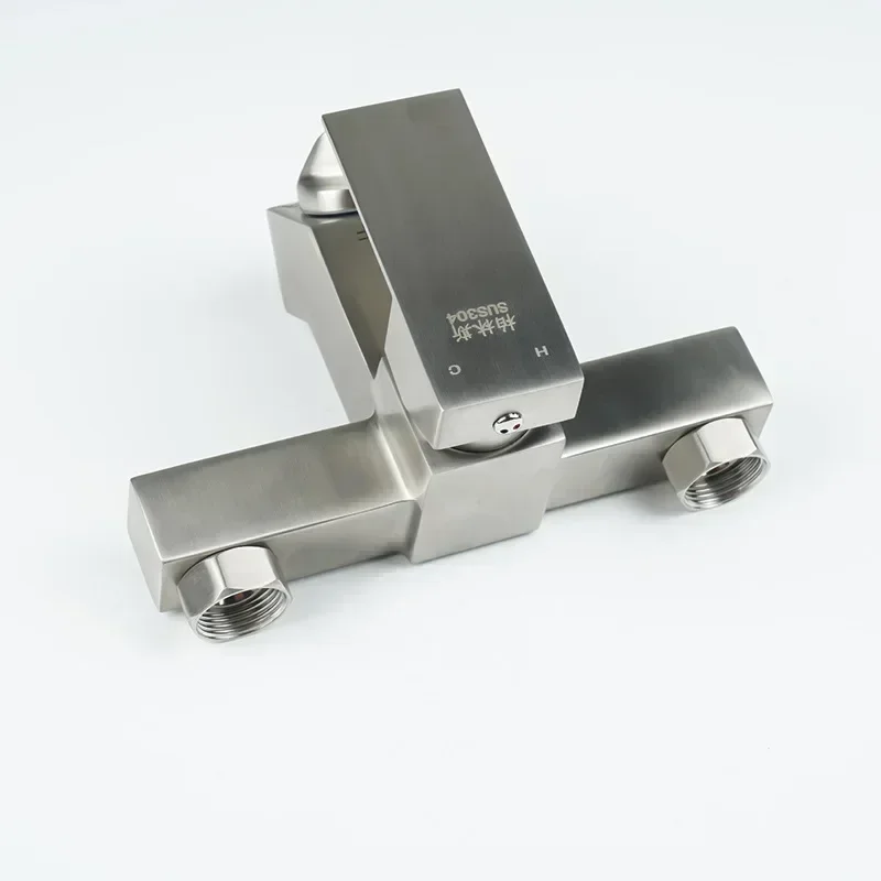 304 ฝักบัวสแตนเลสทรงสี่เหลี่ยมวาล์วสามทาง, อ่างอาบน้ําในห้องน้ําร้อนและเย็น, ก๊อกน้ําฝักบัวแบบปกปิด 1