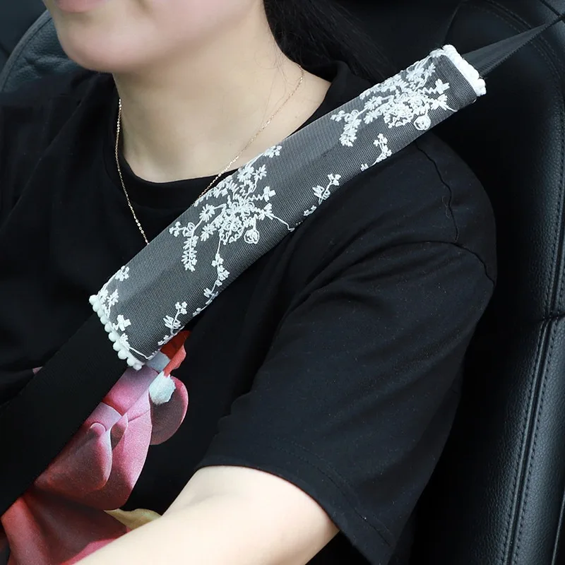 

Fashionable Lace Seat Belt Shoulder Protector Short Plush Car Seat Belt Cover Anti Friction Fashion Car Shoulder Protector