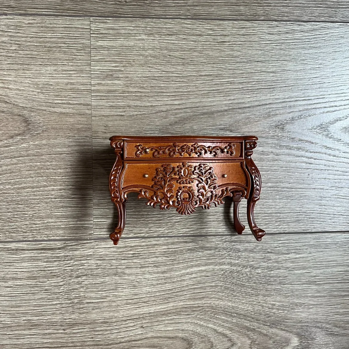 1:12 Mobili europei per casa delle bambole Miniature decorative Scena Mini sedia da tavolo intagliata Mobili per sedia da scrivania per computer - immagine 5