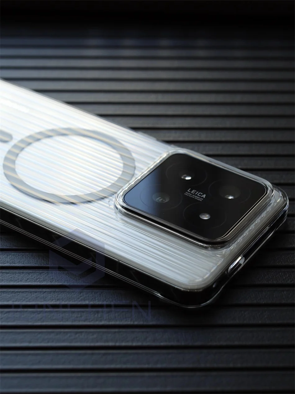 Luxury Magnetic Wireless Charging Matte Case with Corrugated Design - Clear Finish