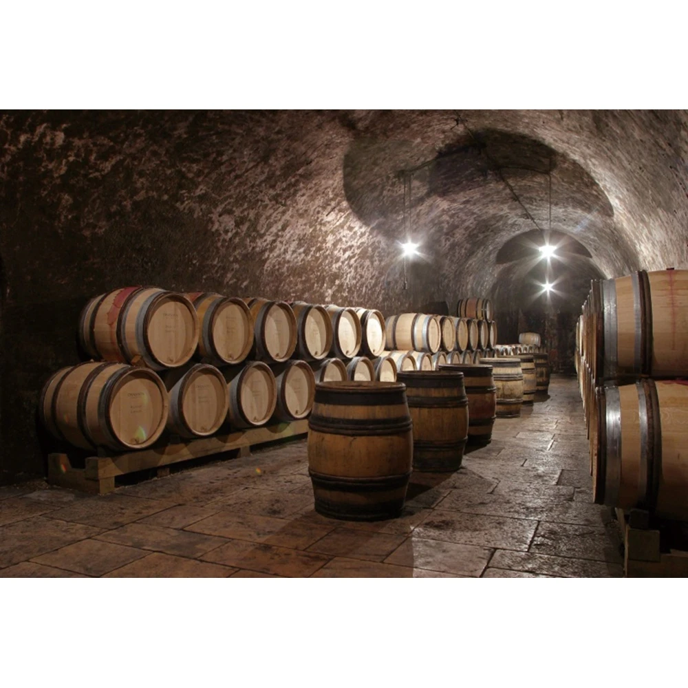 thumbnail image 1 of Fondo de bodega de vinos, barril, barrica vintage, tablero de madera, almacenamiento, celebración, fiesta, fondo, adultos, foto, retratos, estudio artístico, 1 of 5