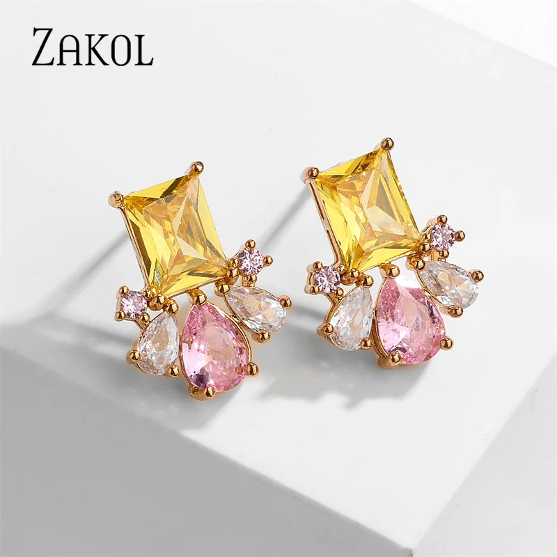 Yazilind - Orecchini a forma di fiore, placcati oro con cristalli...YAZILIND Orecchino Placcato Oro Forma Gufo Zirconia Cubica...YAZILIND Orecchino a cerchio placcato in oro Ciondolo a forma di