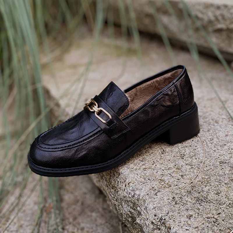 

Лоферы Heihaian 2023, подходящие для зимы, винтажные женские туфли с круглым носком и металлической цепочкой