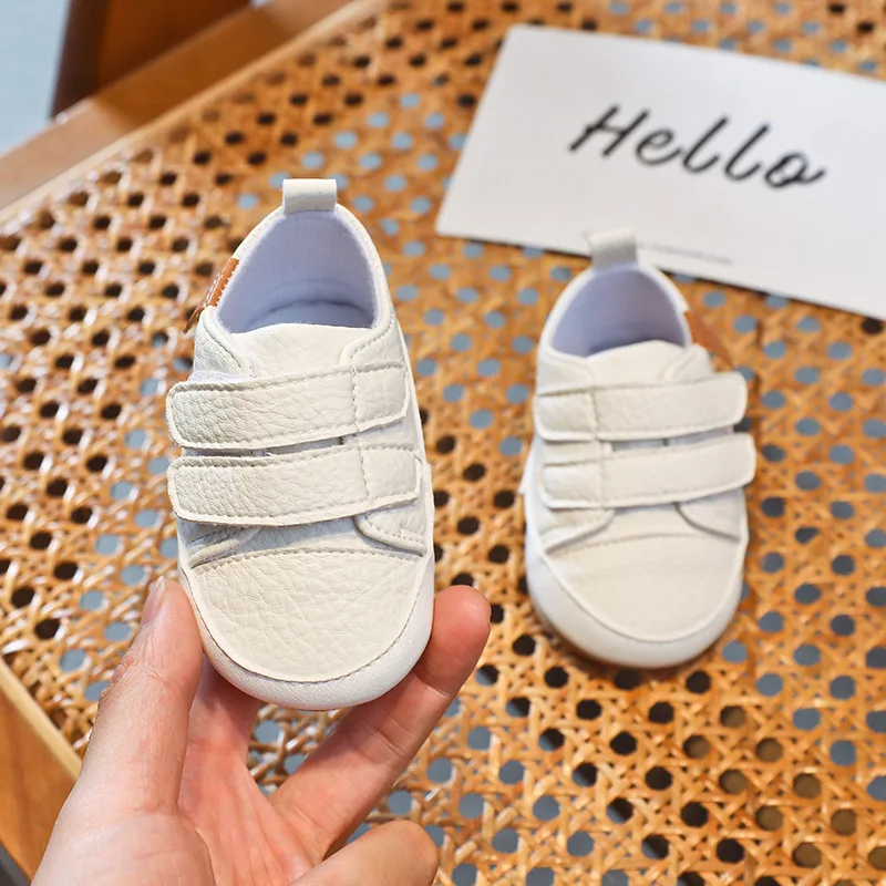 2023 Classic Brand Soft Leather Baby Shoes Moccasins Casual Infant Boys Girls Slip-on Peas Shoes First Walkers for Newborn Baby 1