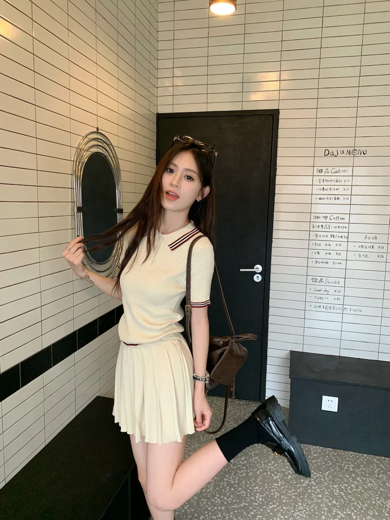 Autumn Knitted Two-piece Skirt Set Women Turn-down Collar Short Sleeve Top Pleated Mini Skirt Korean Fashion Knitting Outfits