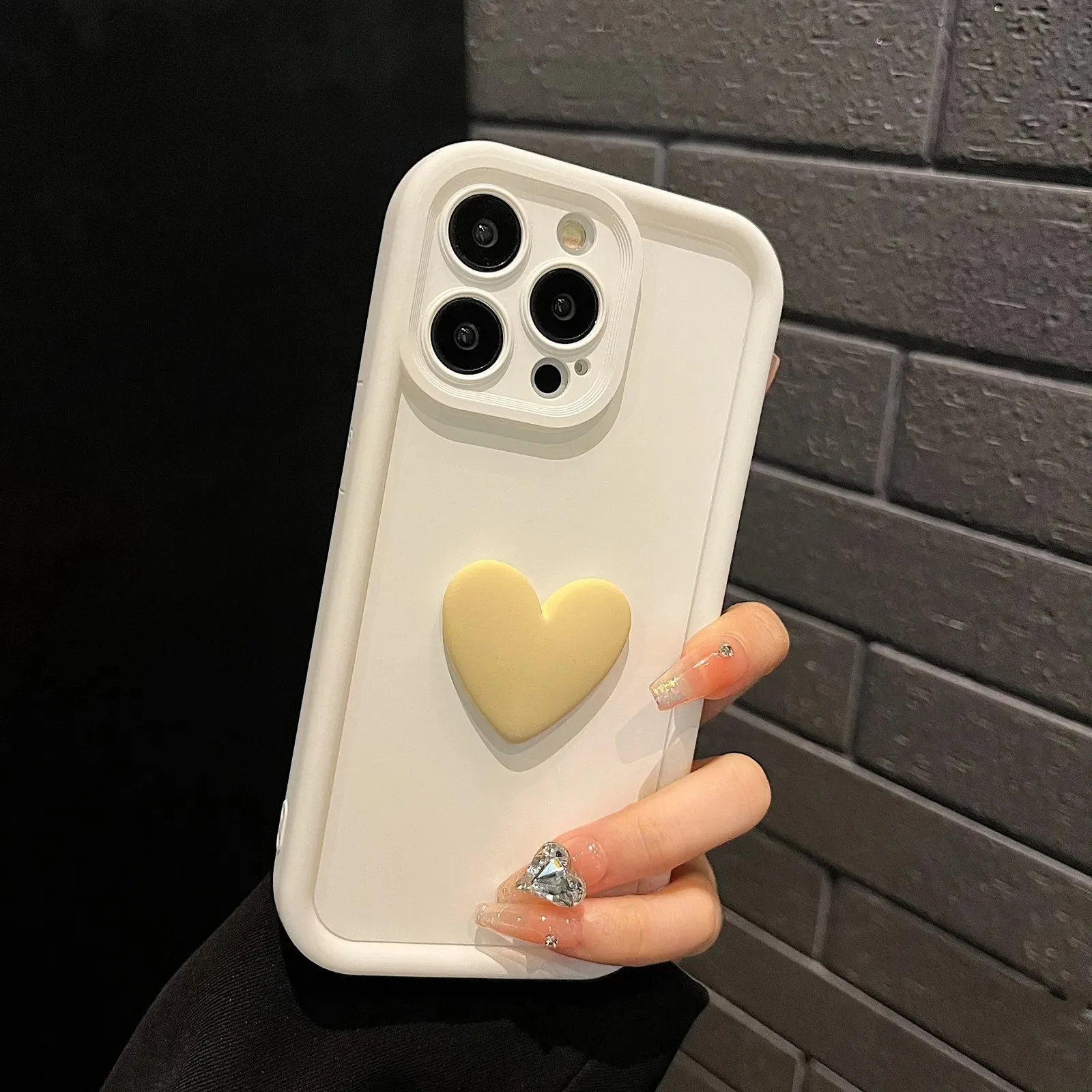 thumbnail image 1 of Funda de silicona con corazón de amor en 3D para iPhone, carcasa trasera de caramelo a prueba de golpes para iPhone 16, 15, 13, 12, 11, 14 Pro Max, X, XR, XS, 16 Plus, 1 of 5