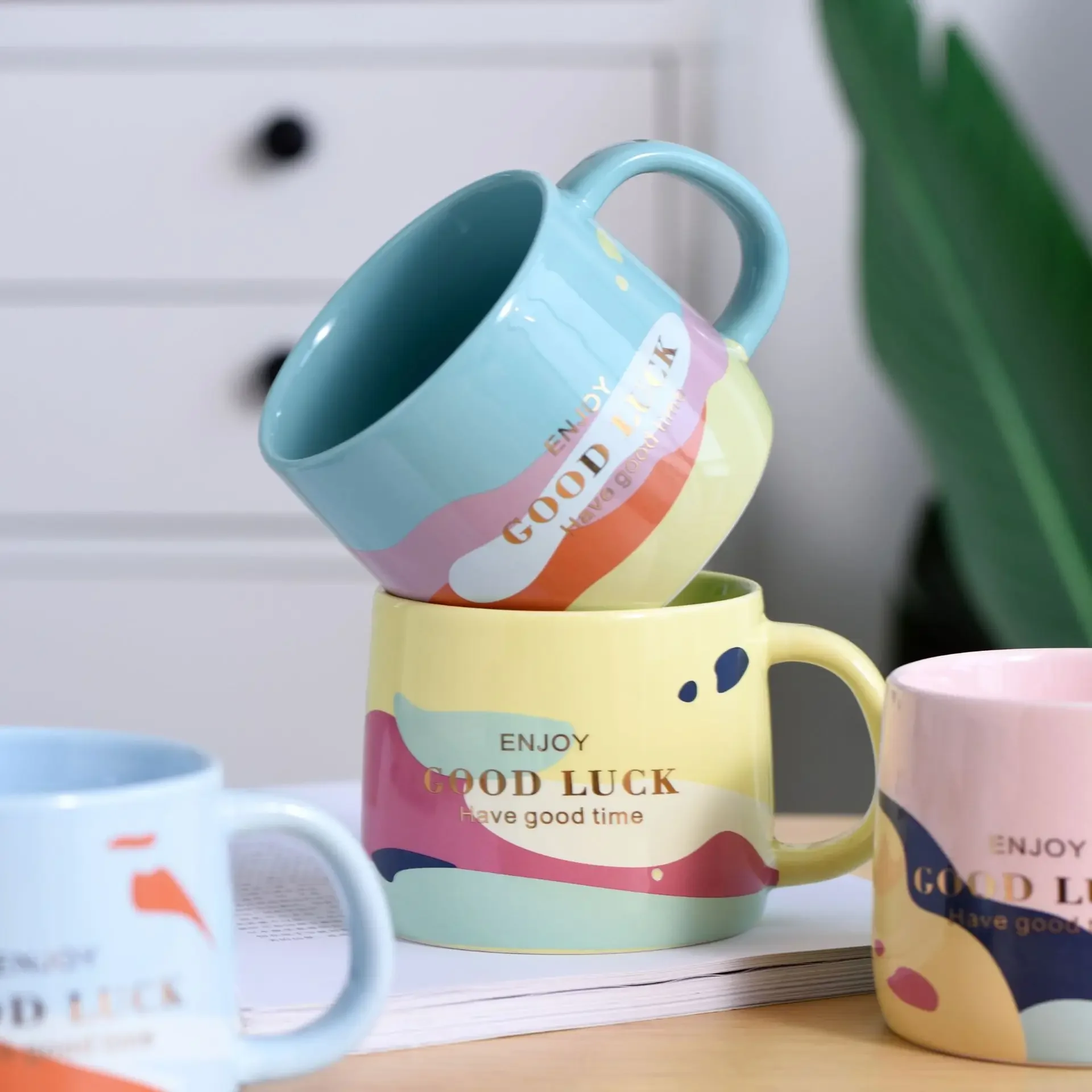 

Креативная керамическая кружка, цветная глазурованная кофейная чашка, посуда для напитков, чашки и кружки, бесплатная доставка, оригинальные и забавные чашки для выдачи чая