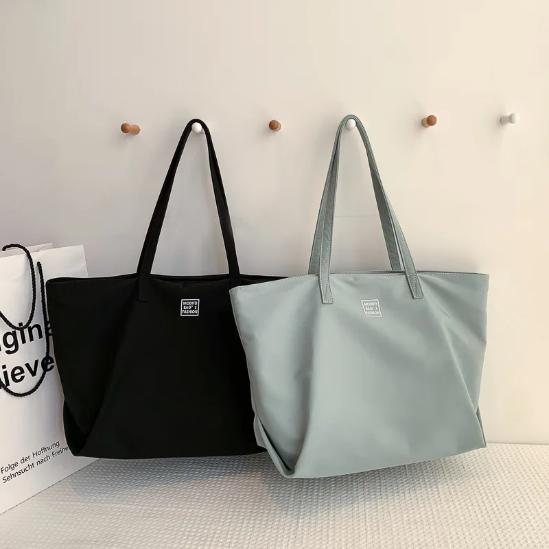 

Women's Large-capacity Shoulder Bag Class Commuting Bag Yoga Tote Bag Modern Stylish Travel Nylon Bag Leisure Hand Bags